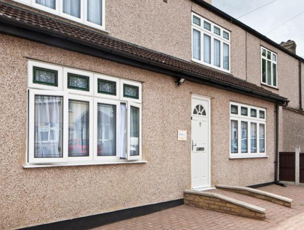 Montrose Guest House Romford Exterior photo